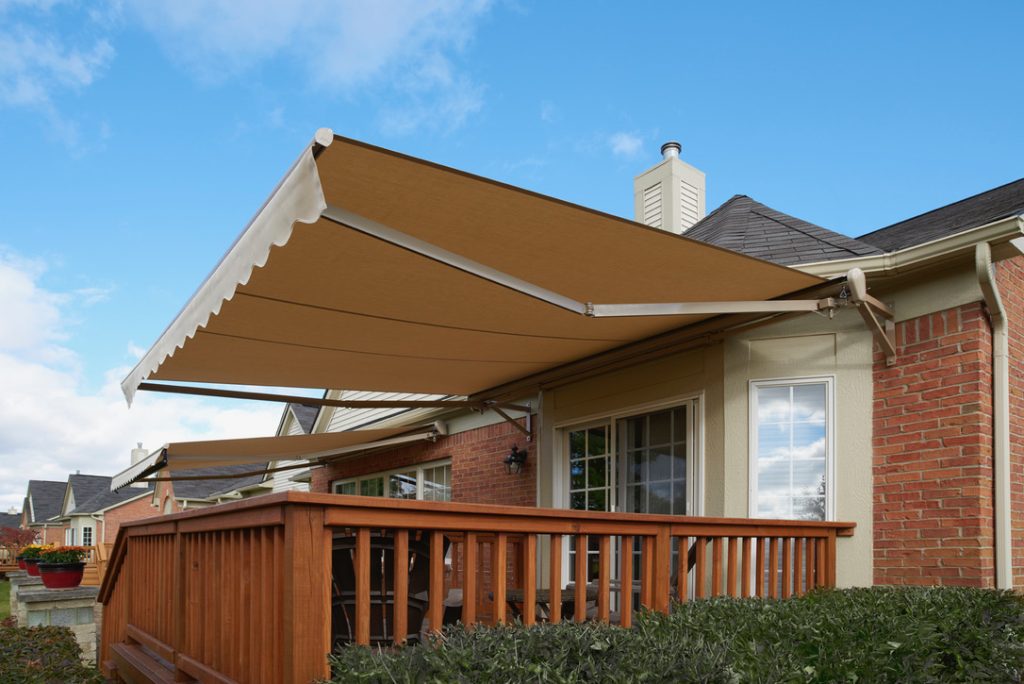 Awning-SemiCassette-Residential-BrickHouse-Deck-Ivory.